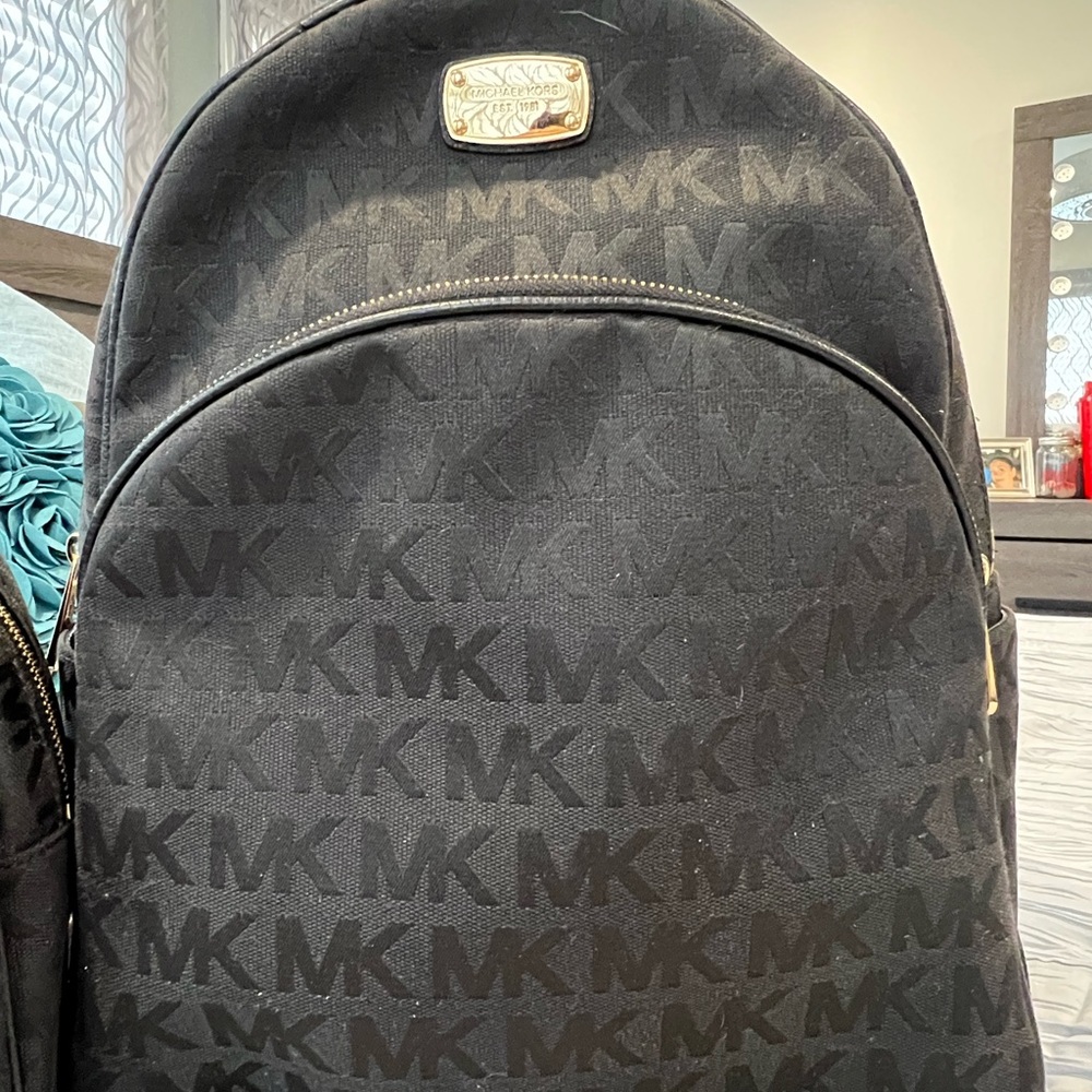 Michael Kors backpack set 🔥 FREE SHIPPING!🔥